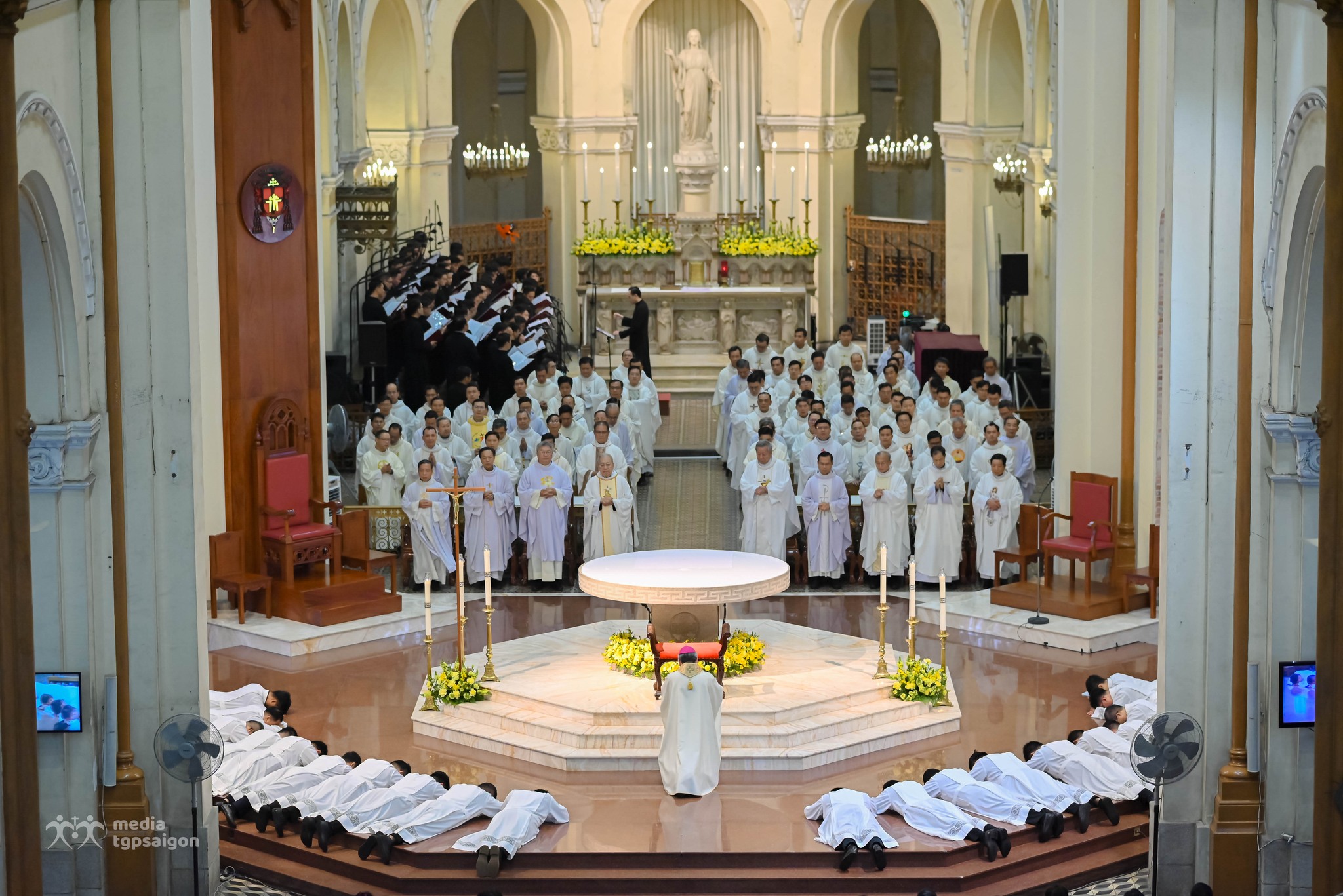 20 chủng sinh TGP TPHCM lãnh nhận tác vụ phó tế